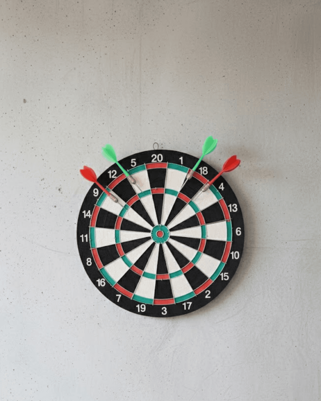 İnç Profesyonel Dart Tahtası Dayanıklı Yapı ve 4 Metal
